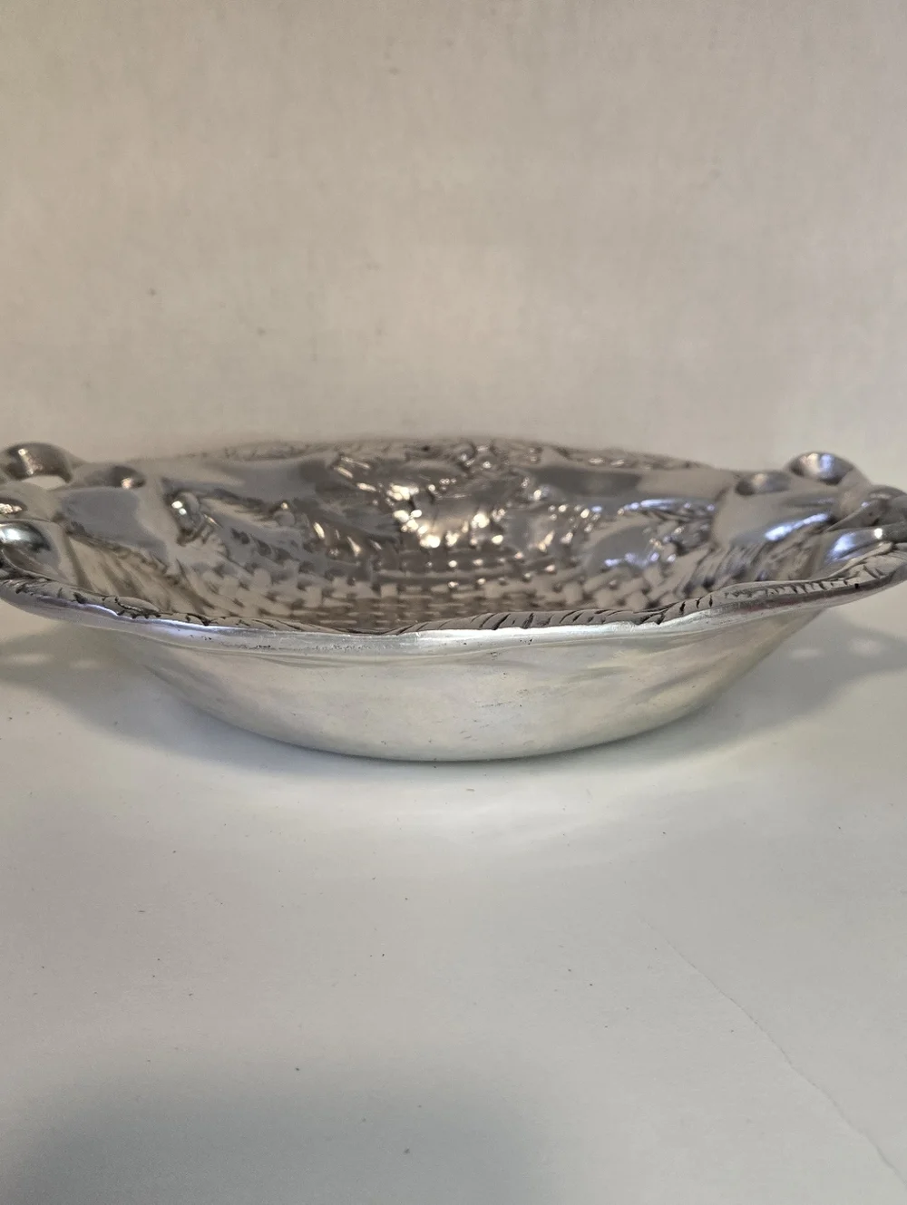 Cast Aluminum Embossed Holly Vine, Basket Weave, Bows Serving Tray Platter Bowl